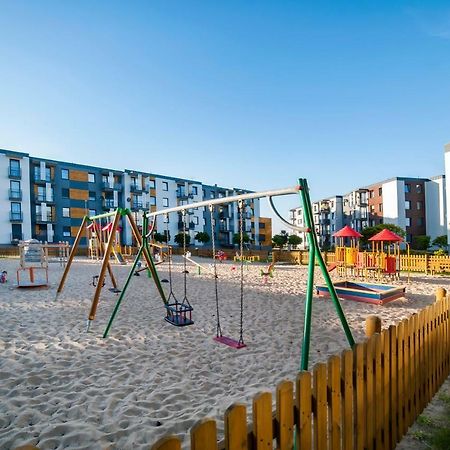 Urban Apart Uniejow Apartment Bagian luar foto
