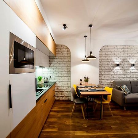 Urban Apart Uniejow Apartment Bagian luar foto