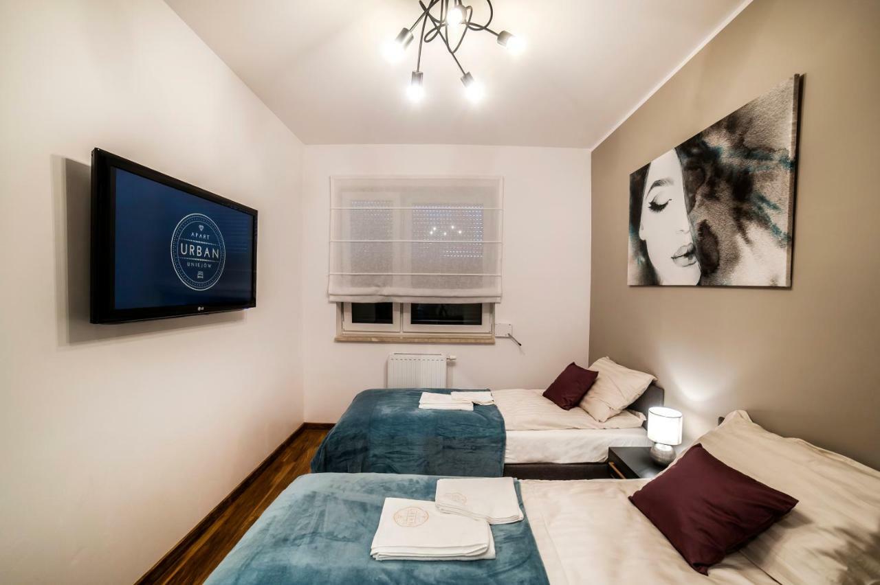 Urban Apart Uniejow Apartment Bagian luar foto