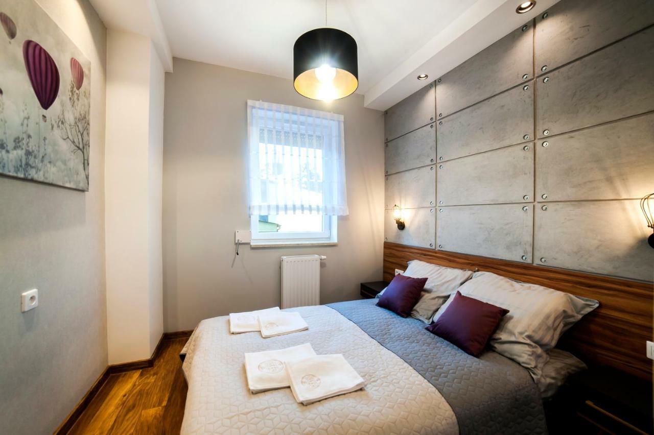 Urban Apart Uniejow Apartment Bagian luar foto
