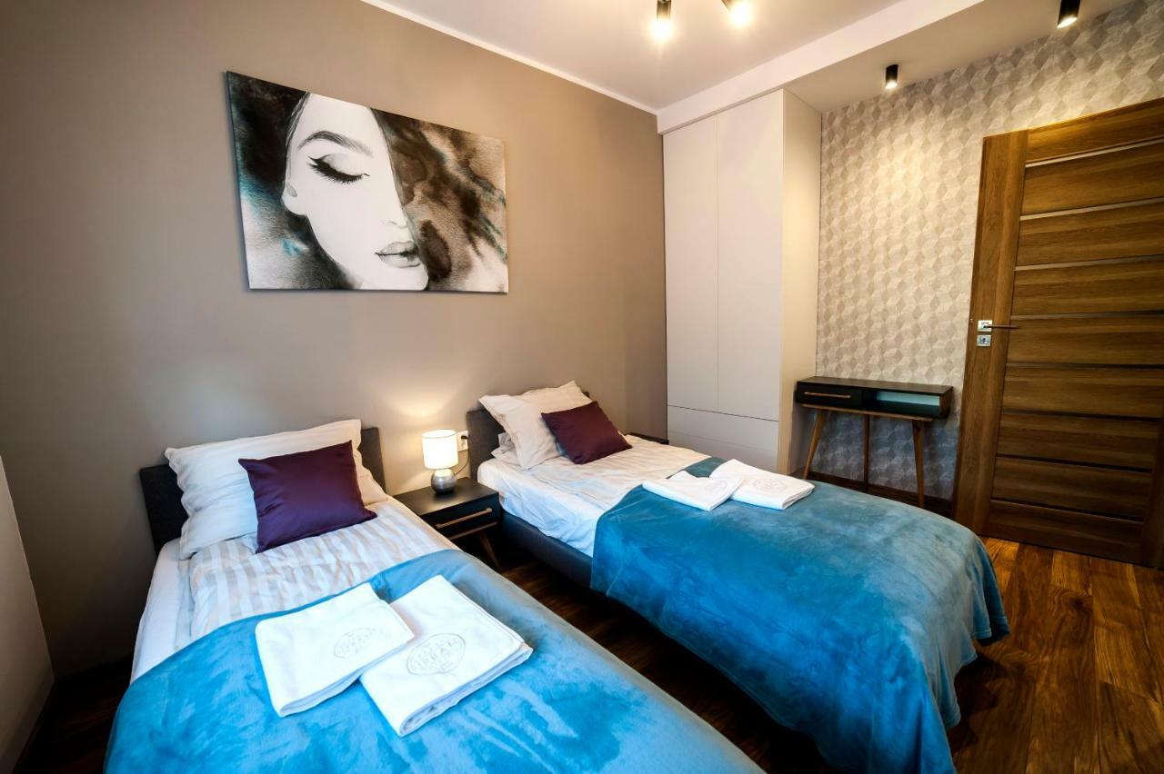 Urban Apart Uniejow Apartment Bagian luar foto