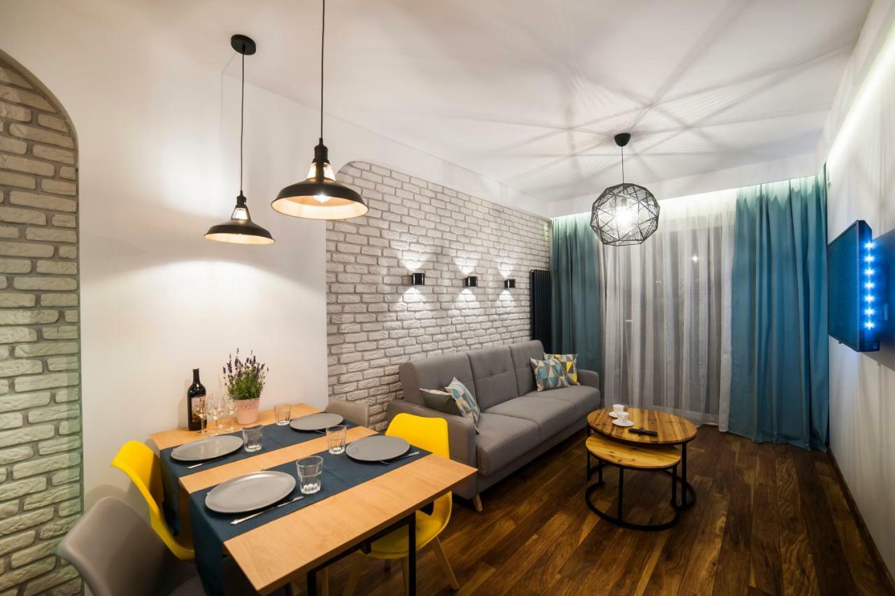 Urban Apart Uniejow Apartment Bagian luar foto